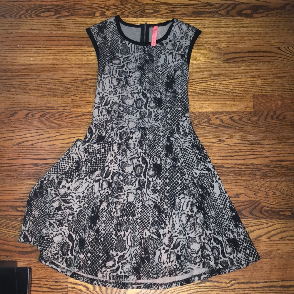 Eight Sixty Black&Gray Pattern Dress